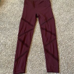 Mono b eggplant leggings with black mesh detailing size medium no pilling